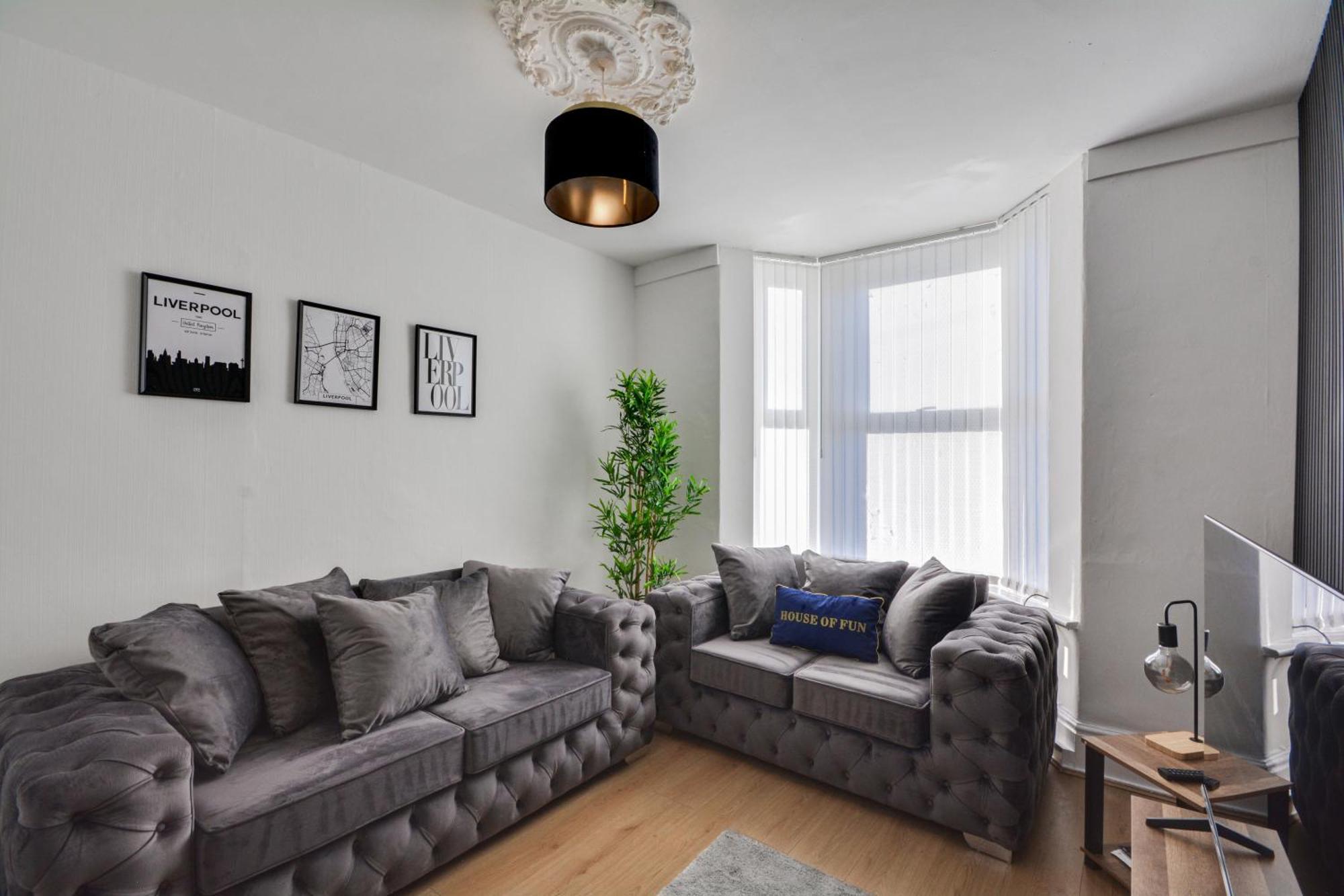 Stay With Alexandra 2 Free Parking - High Speed Free Wifi Liverpool Bagian luar foto