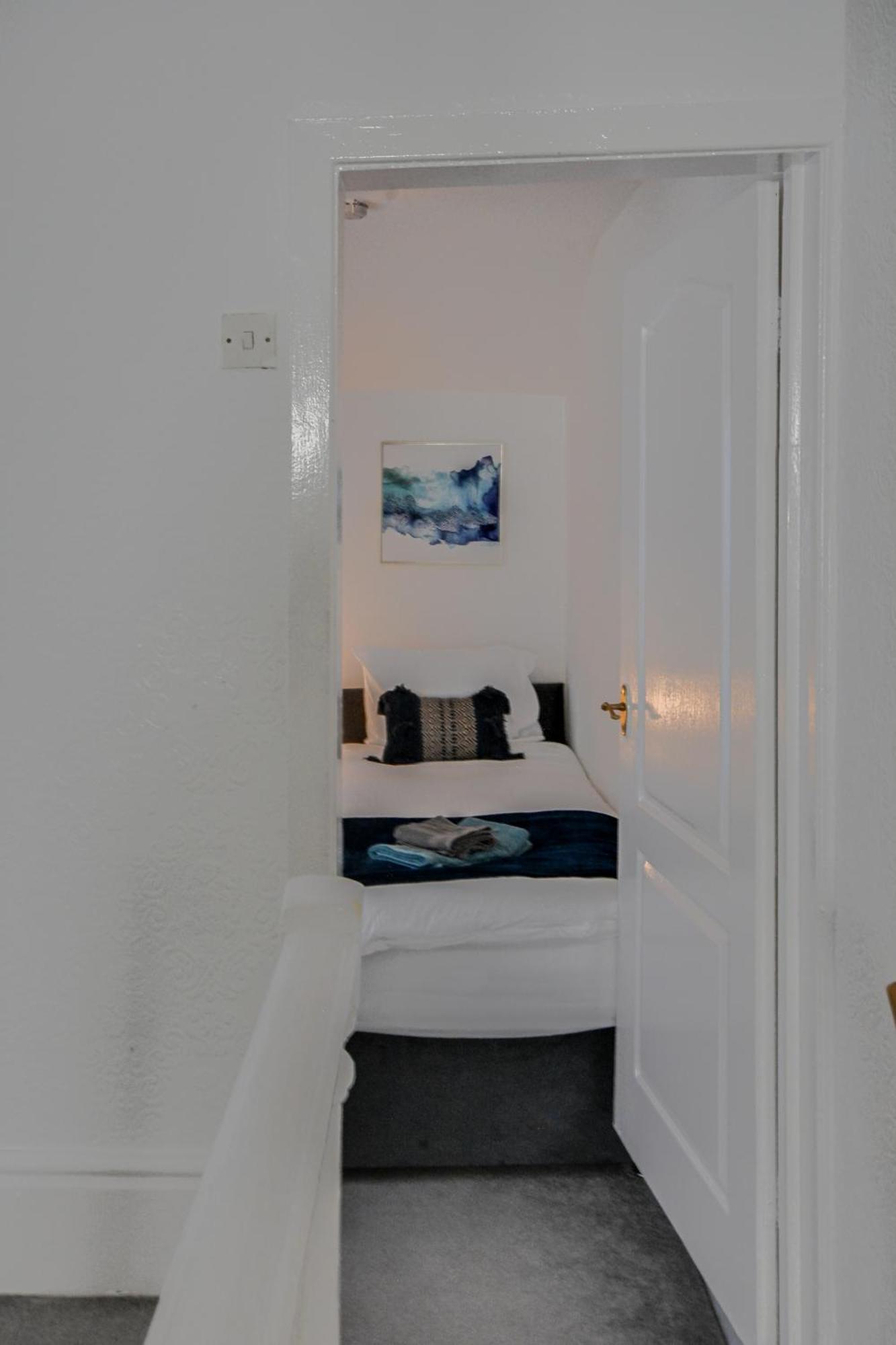 Stay With Alexandra 2 Free Parking - High Speed Free Wifi Liverpool Bagian luar foto