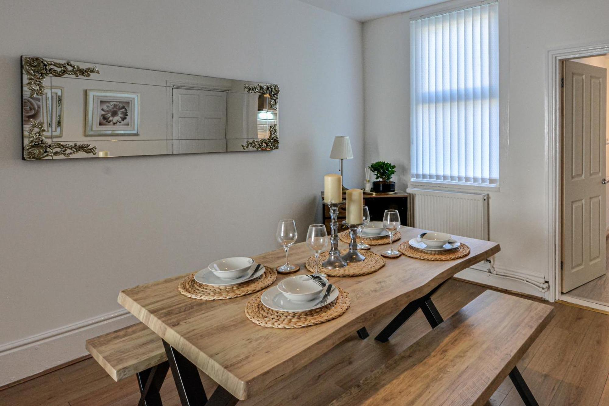 Stay With Alexandra 2 Free Parking - High Speed Free Wifi Liverpool Bagian luar foto